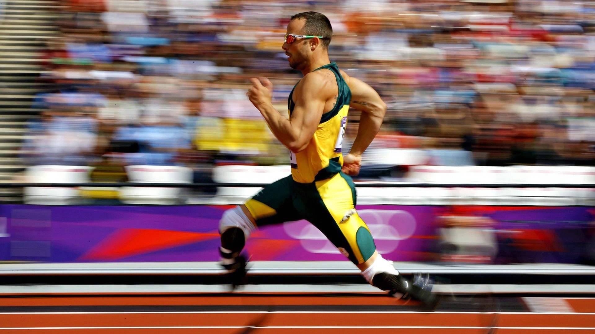 凯尔·查默斯用坚韧精神征服赛场挑战,查尔斯&凯斯